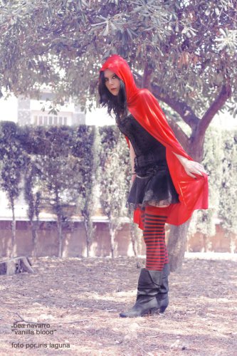 Dark Little Red Riding Hood.Portrait Version.Modelo: Beatriz Navarro.